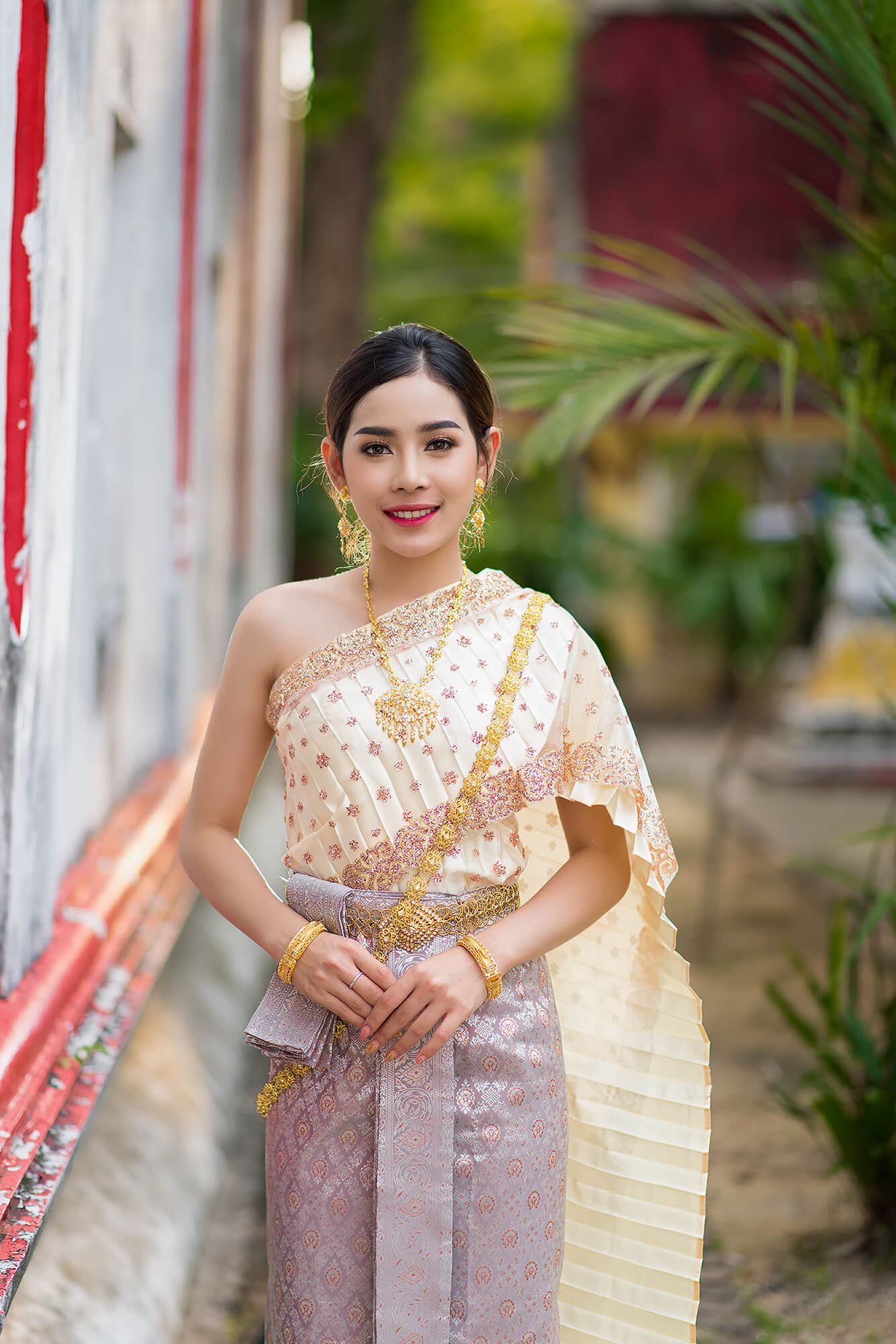 Phuket Traditional Thai Clothing with Photographer