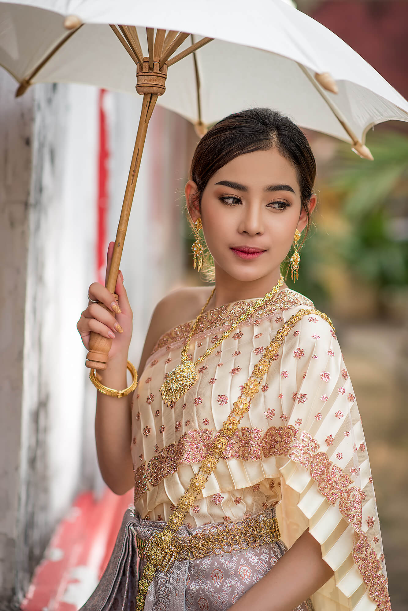 Phuket Traditional Thai Clothing with Photographer