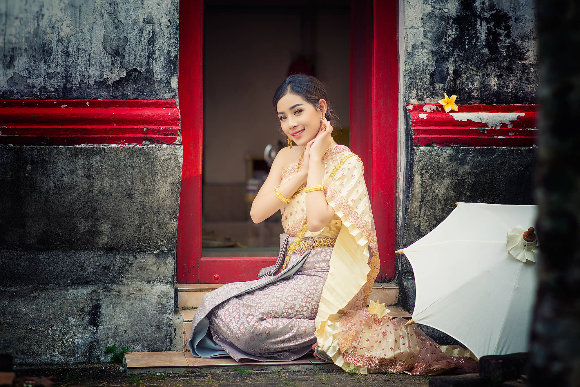 Phuket Traditional Thai Clothing with Photographer