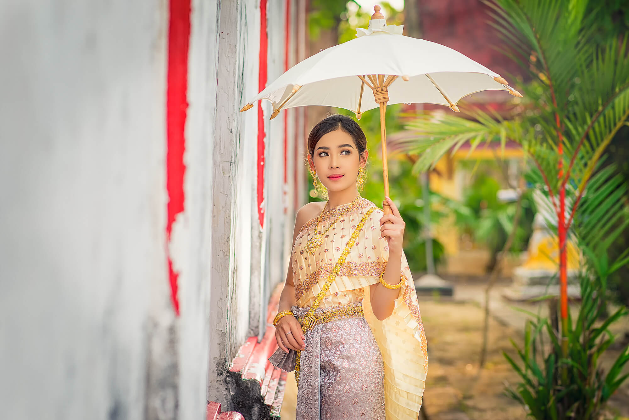 Phuket Traditional Thai Clothing with Photographer