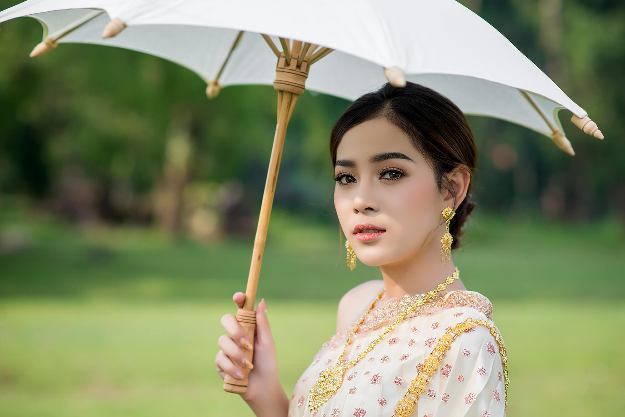 Phuket Traditional Thai Clothing with Photographer