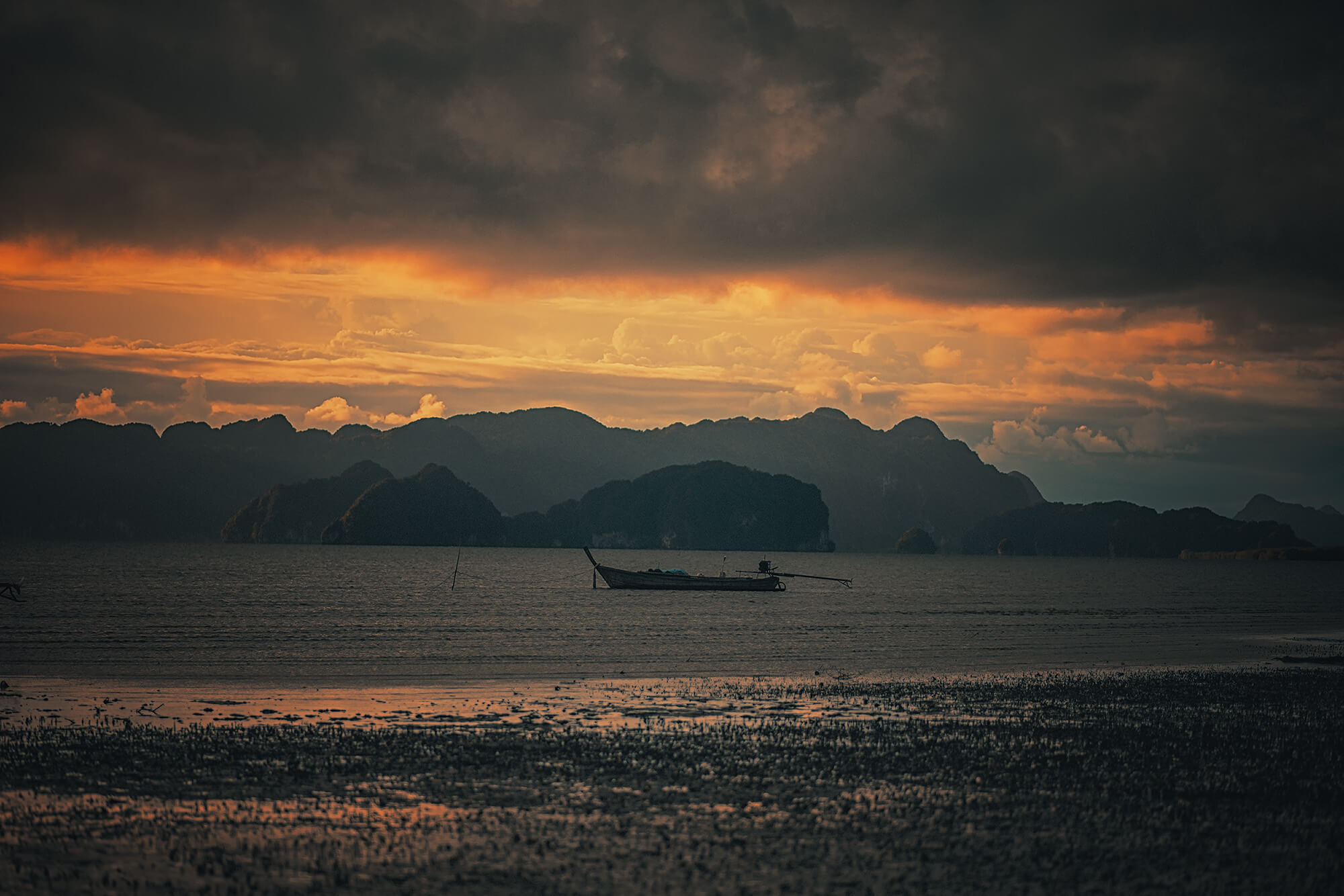 Long tail boat Ao Talen Krabi