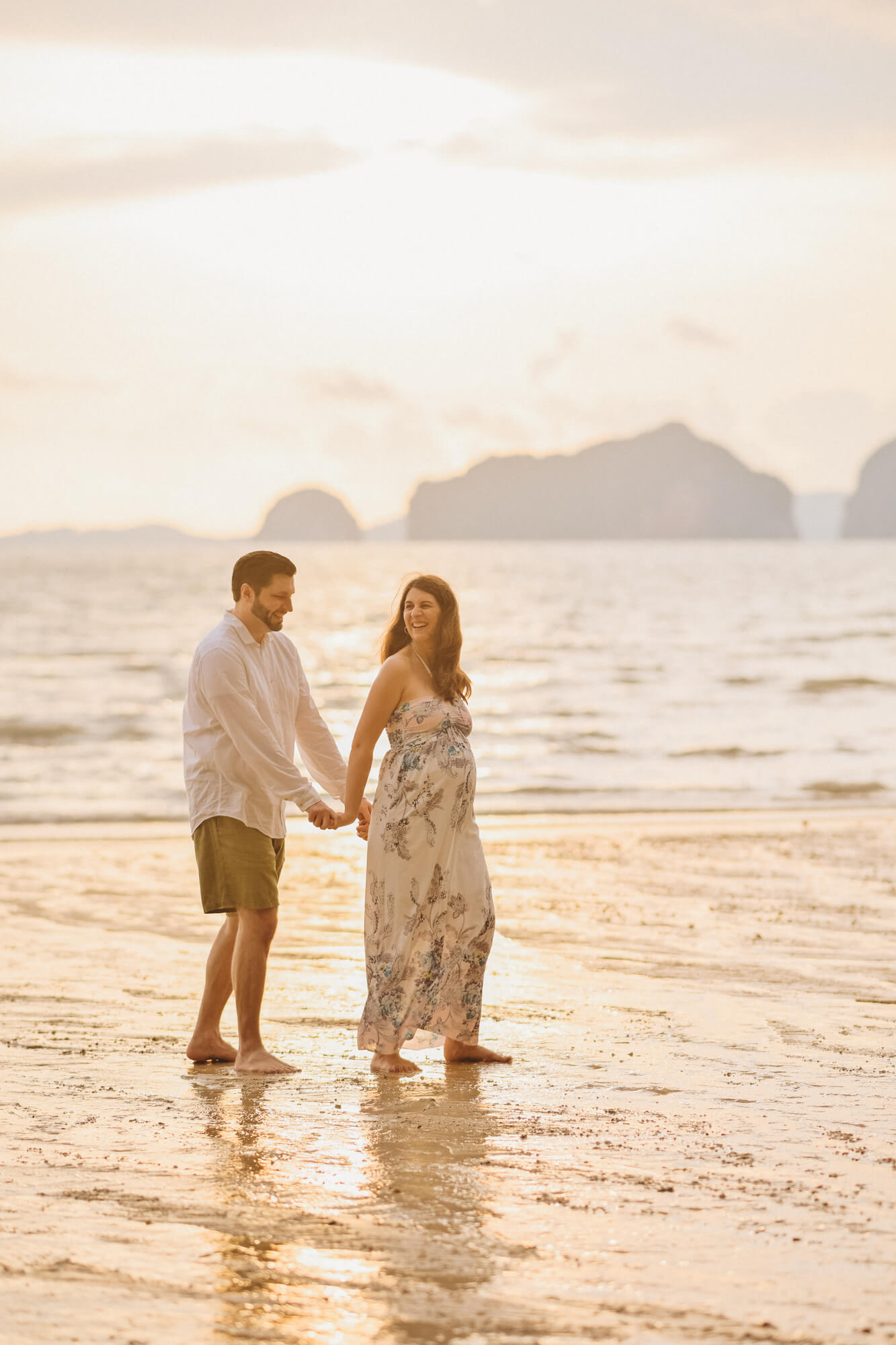 Tubkaak-Krabi Maternity Photographer