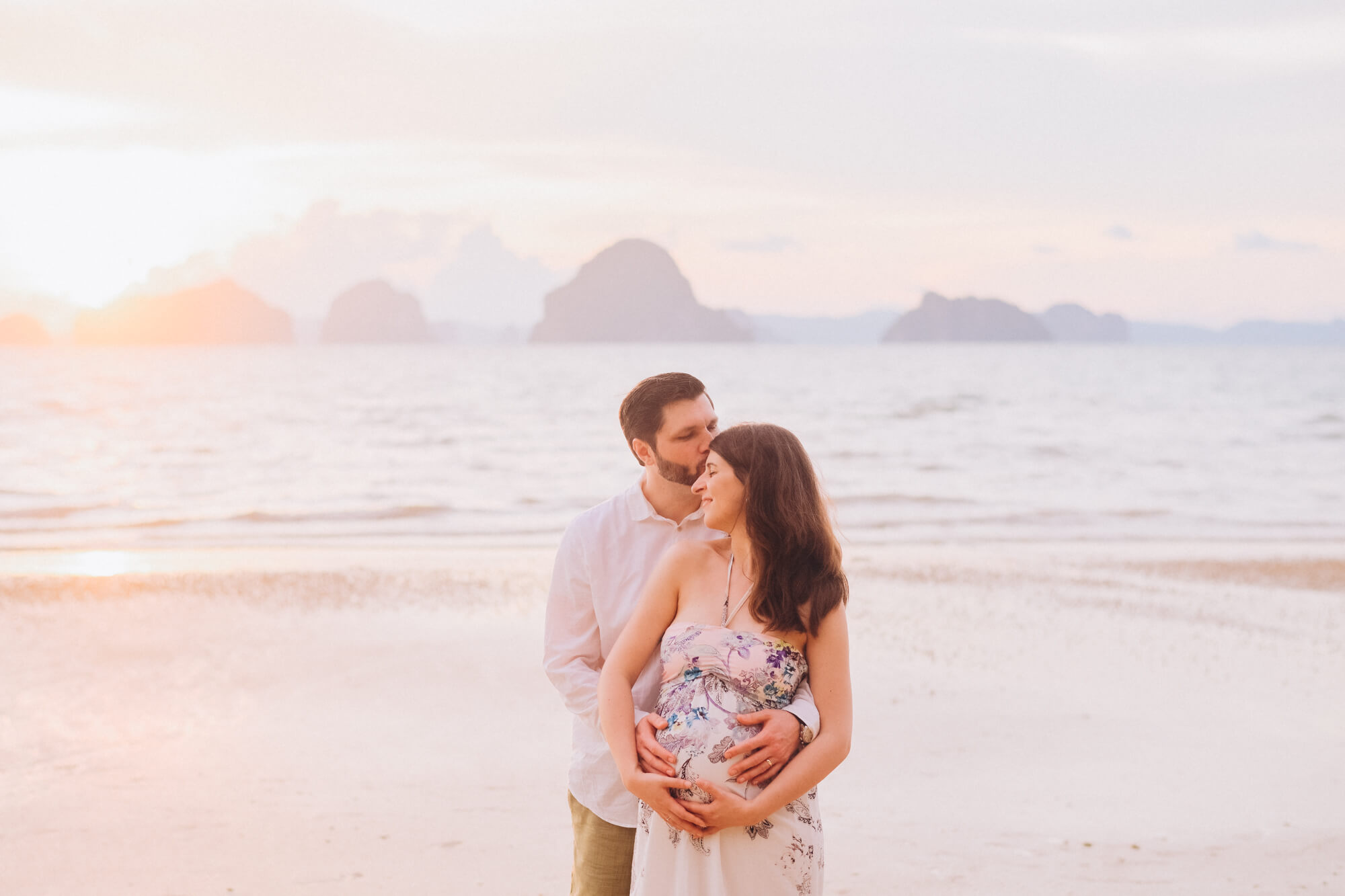 Tubkaak-Krabi Maternity Photographer