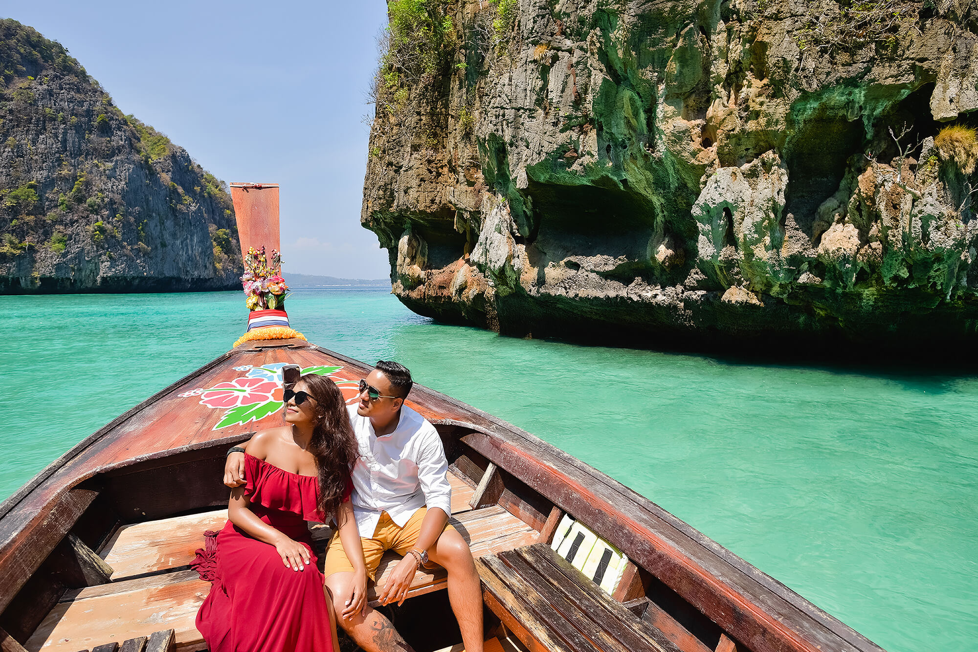 Phi Phi Island Couple Romantic on longtail boat