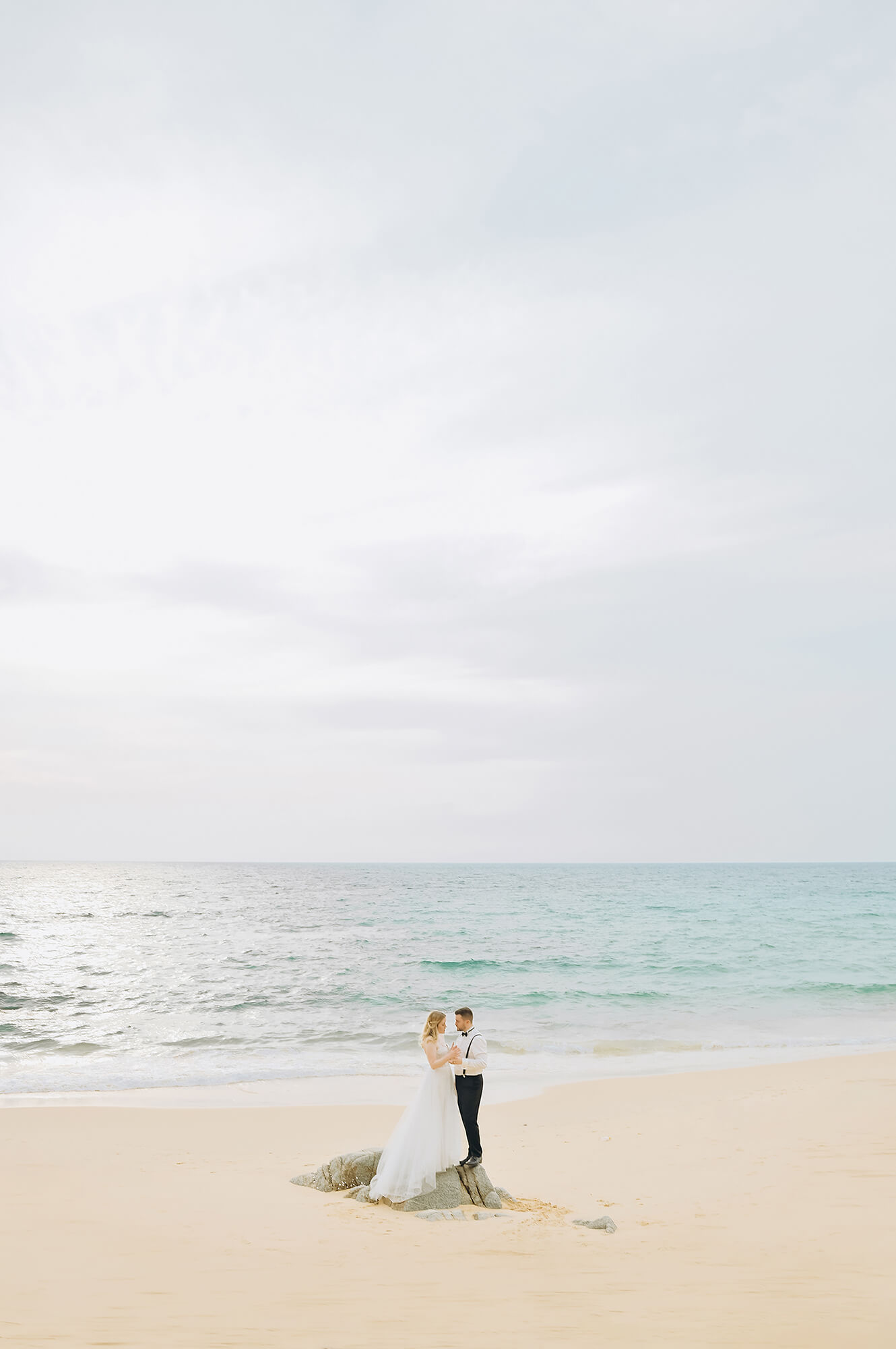 Honeymoon vacation photoshoot in Phuket