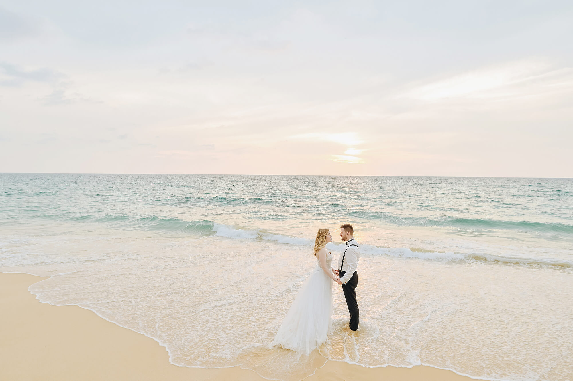 Honeymoon vacation photoshoot in Phuket