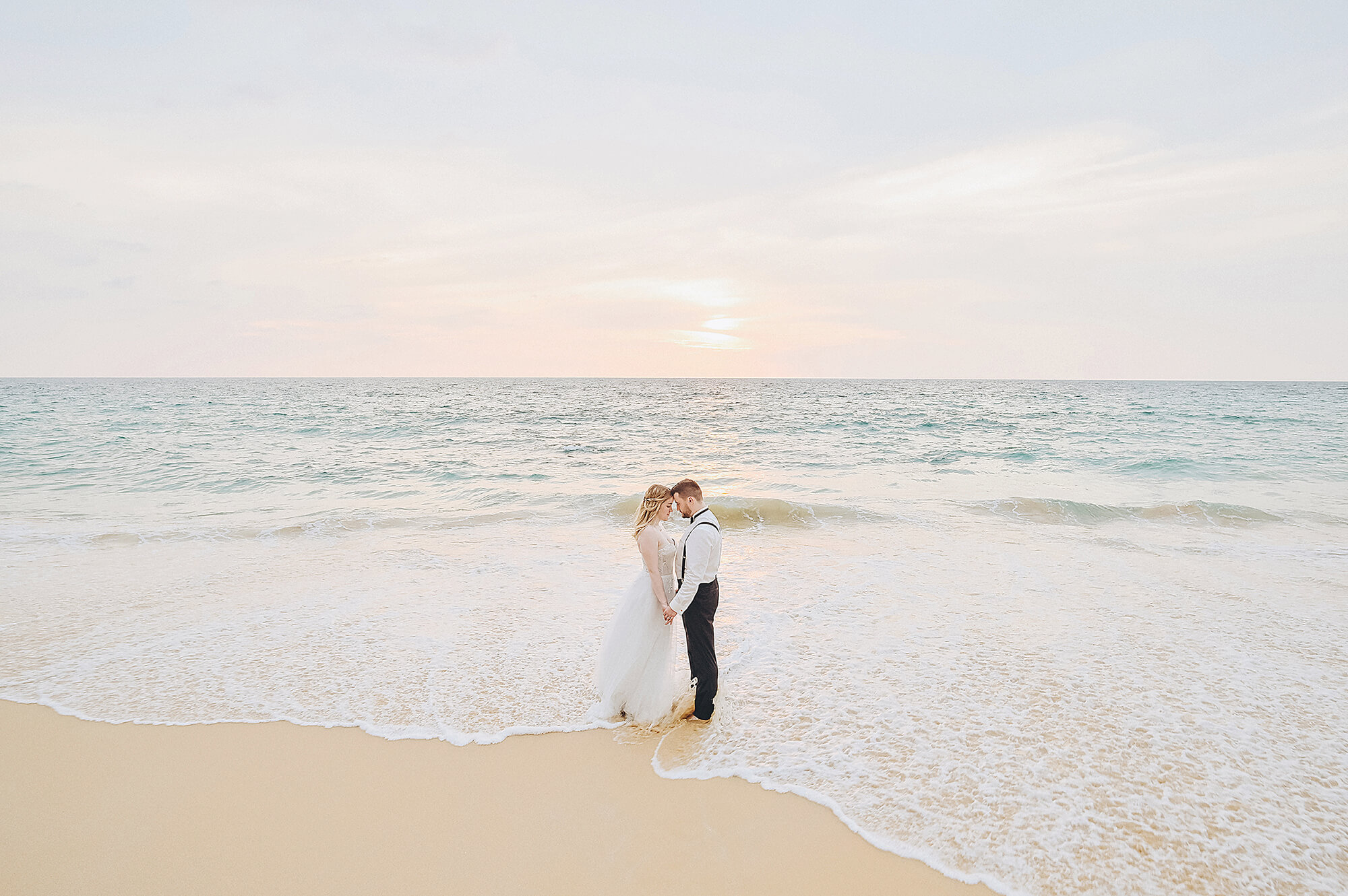 Honeymoon vacation photoshoot in Phuket