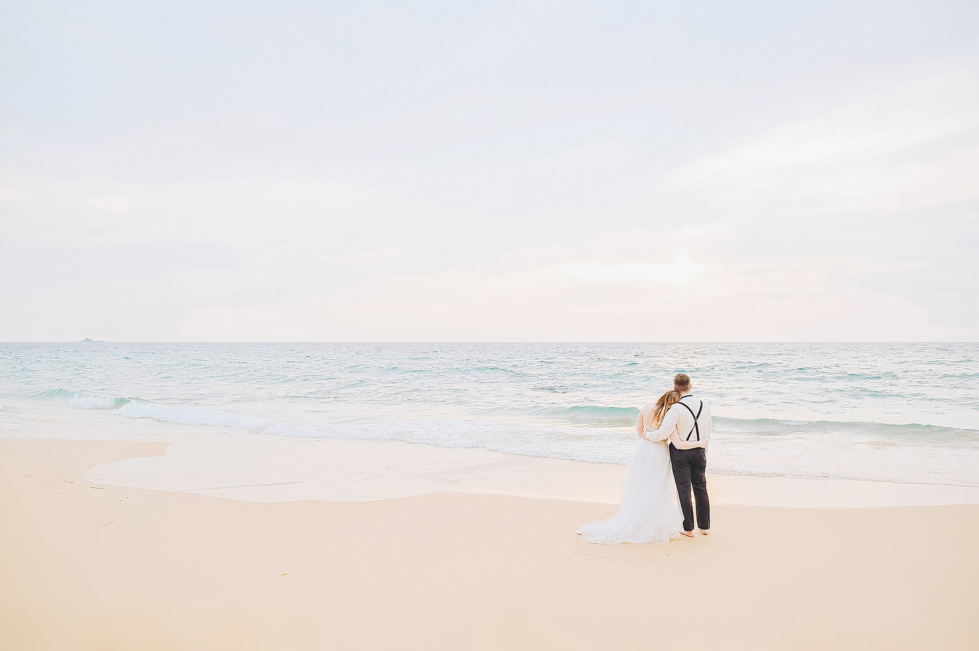 Honeymoon vacation photoshoot in Phuket