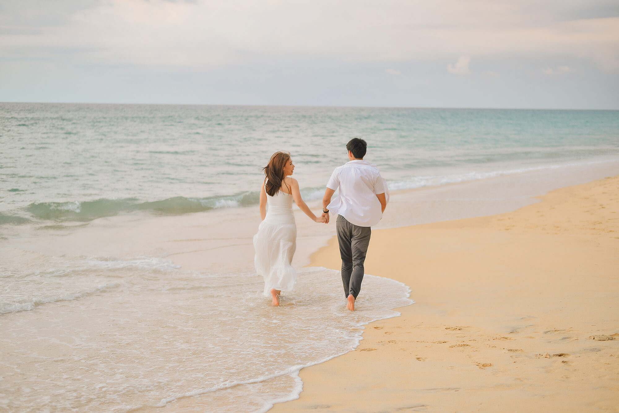 Phuket beach honeymoon photographer