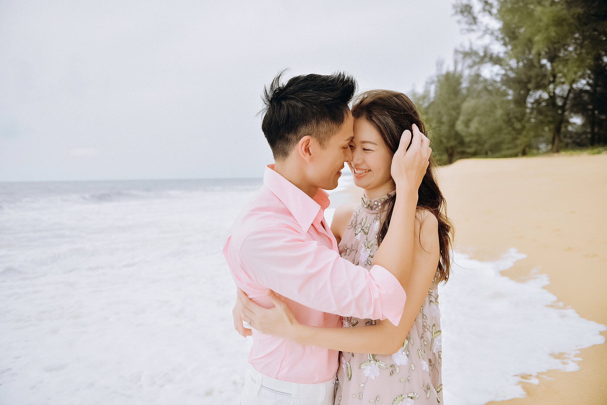 Professional honeymoon photographer in Phuket