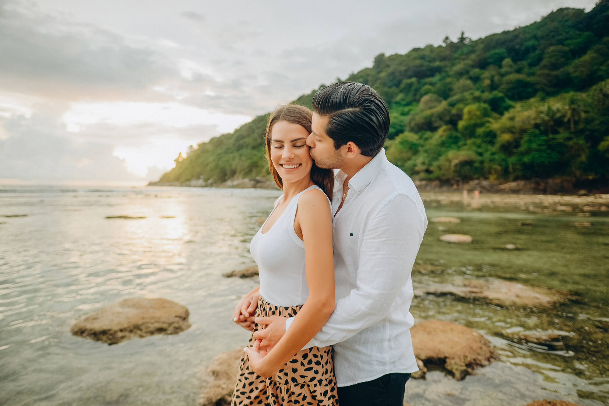 Romantic honeymoon photoshoot in Phuket